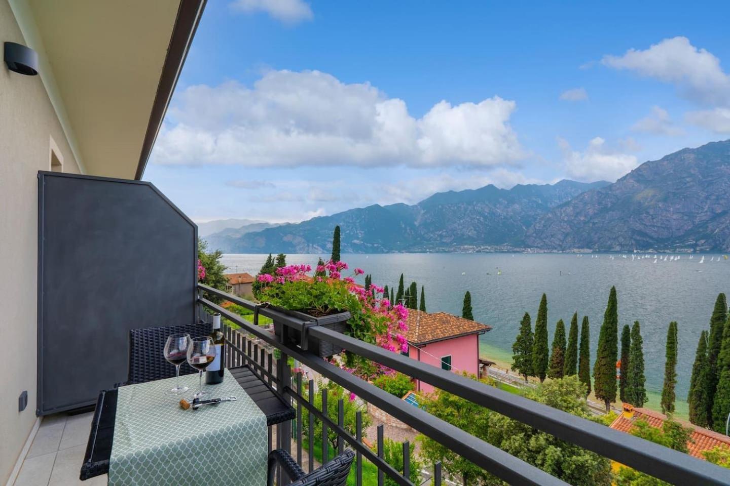 Finestra Sul Lago Malcesine Apt Riva Exterior photo